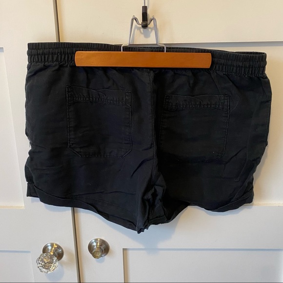 Joe Fresh Linen Shorts - Picture 2 of 3